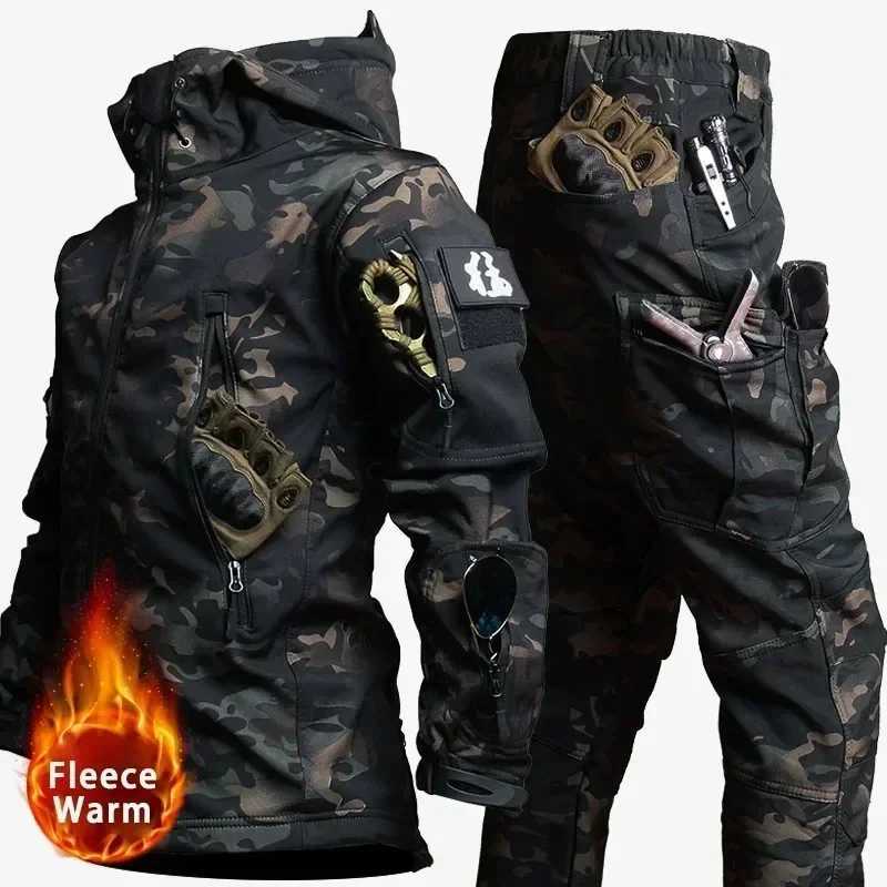 Winter Thicken Men Camo Suit Waterproof Tactical Training Set Multipocket Hooded Jacket Fleece Pants Outdoor Hunting 2piece W250928