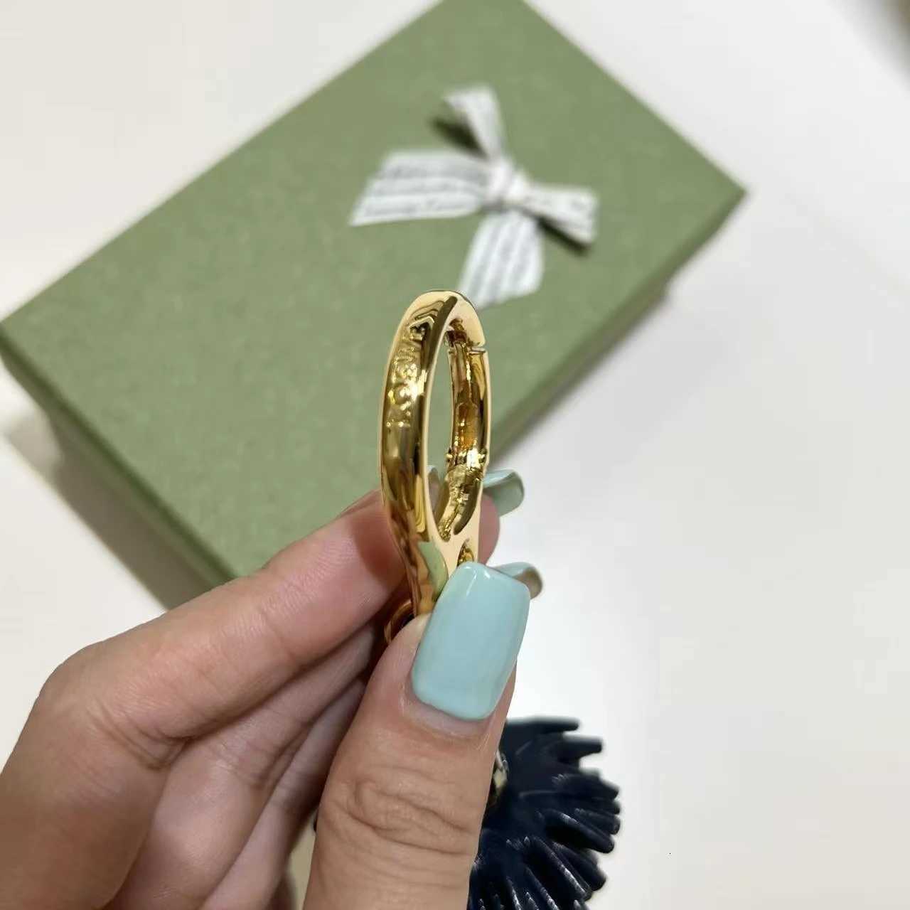 Luxury Elegant Beaded Animal Keychain with Suede Flowers Unique Bag Accessory for Backpack Purse Y250928