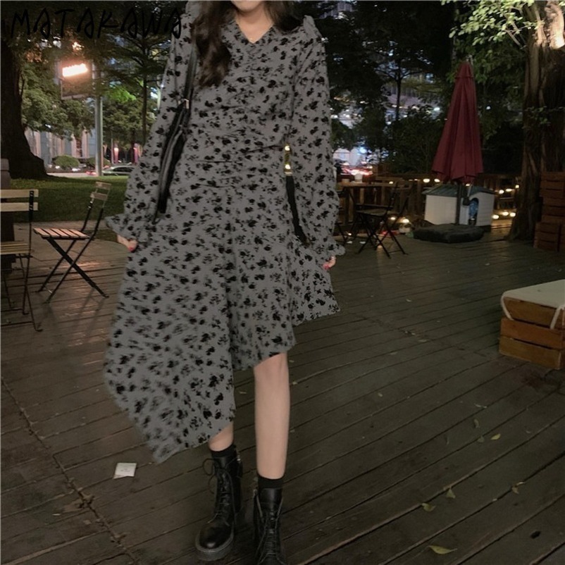 MATAKAWA Irregular Long-sleeved Dresses for Women Spring Korean Slim Waist Vestido Temperament V-neck Femme Robe 210513