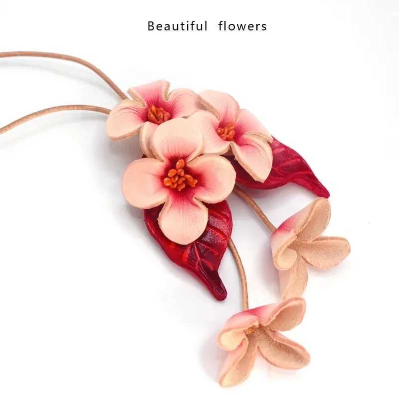 Luxury Genuine Top Grain Cowhide Floral Car Hanging Ornament Elegant Handbag Charm Fashionable Auto Interior Decor Cute Gift for Women Y250928hj