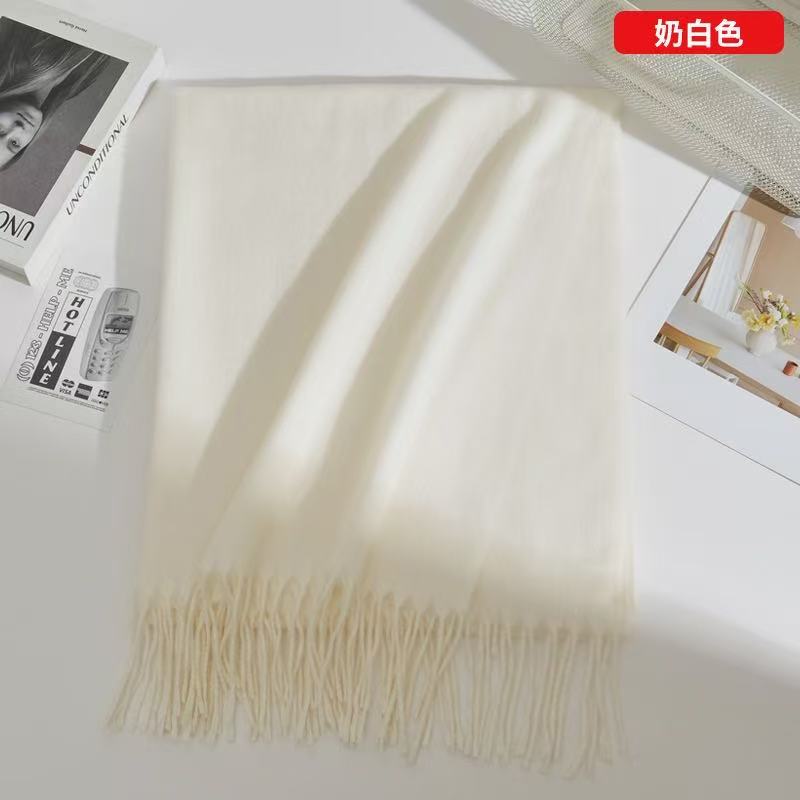 T1884 Cashmere Scarf for Women - Stylish and Warm Winter Accessory with Tassel Design