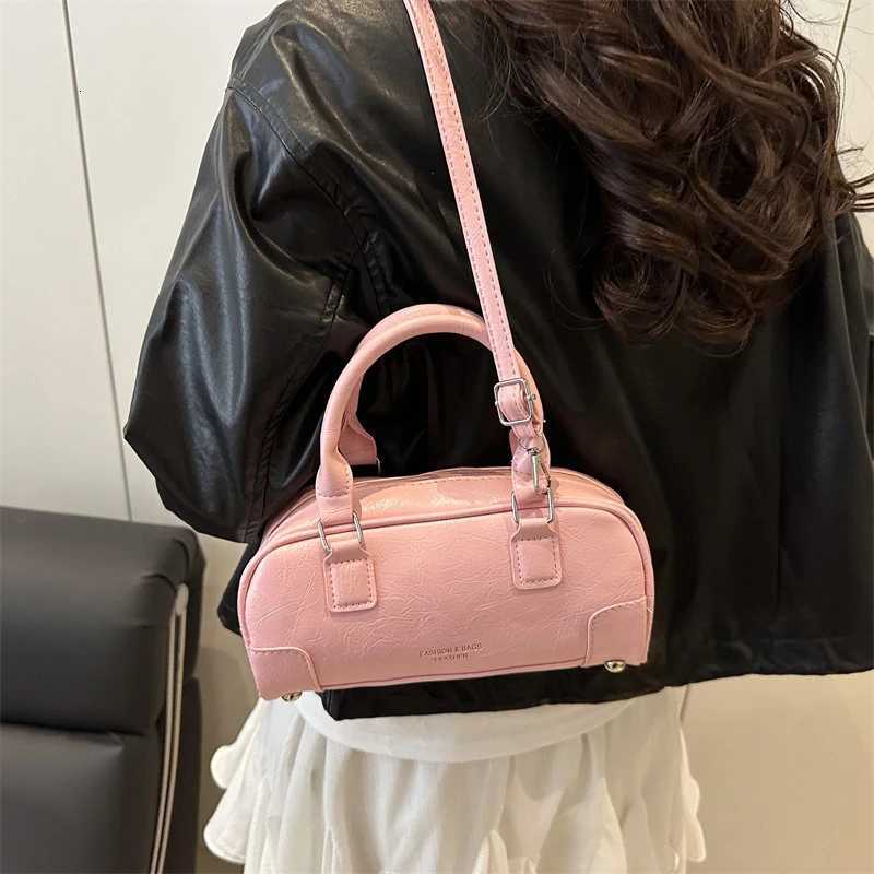 Trendy Handheld Portable Casual Square Bag 2025 Winter New Korean Style Fashionable Shoulder Bag Niche Crossbody Bag Z250928