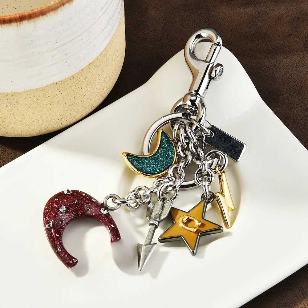 Luxury Cute cartoon alloy whale and dolphin key chains couple bag pendants metal key chains bag pendants Y250928as