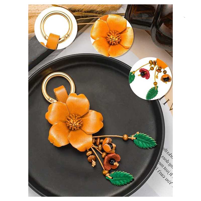 Luxury A93Z PU Leather Leaf Flower Tassel Keychain Boho Accessories Cute Keychains For Women Wallet Bag Purse Ring Pendant Charms Y250928as