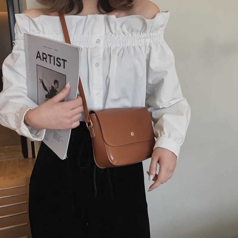 Ins Inspired Small Square Bag Womens Crossbody oulder Bag 202 New Hong Kong Sle Retro Student Friendly Versatile Bag Z250928