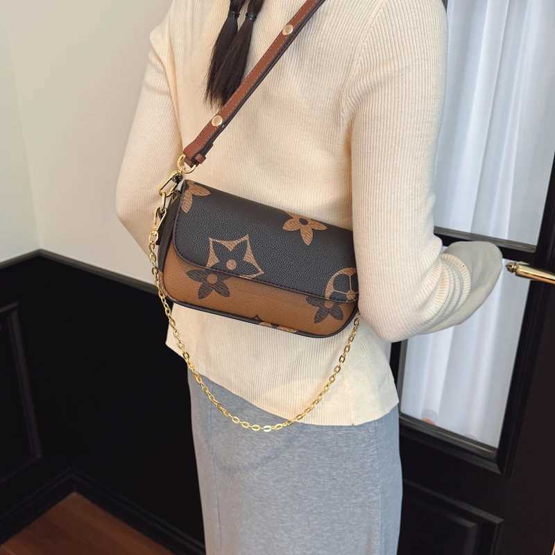 HighQuality Womens Leather Handbag Classic Elegant Design By Famous Luxury Brand For Popular Ladies Fashion Carry Z250928