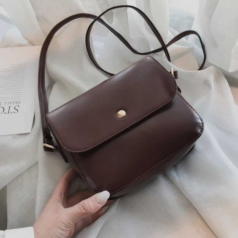 Ins Inspired Small Square Bag Womens Crossbody oulder Bag 202 New Hong Kong Sle Retro Student Friendly Versatile Bag Z250928