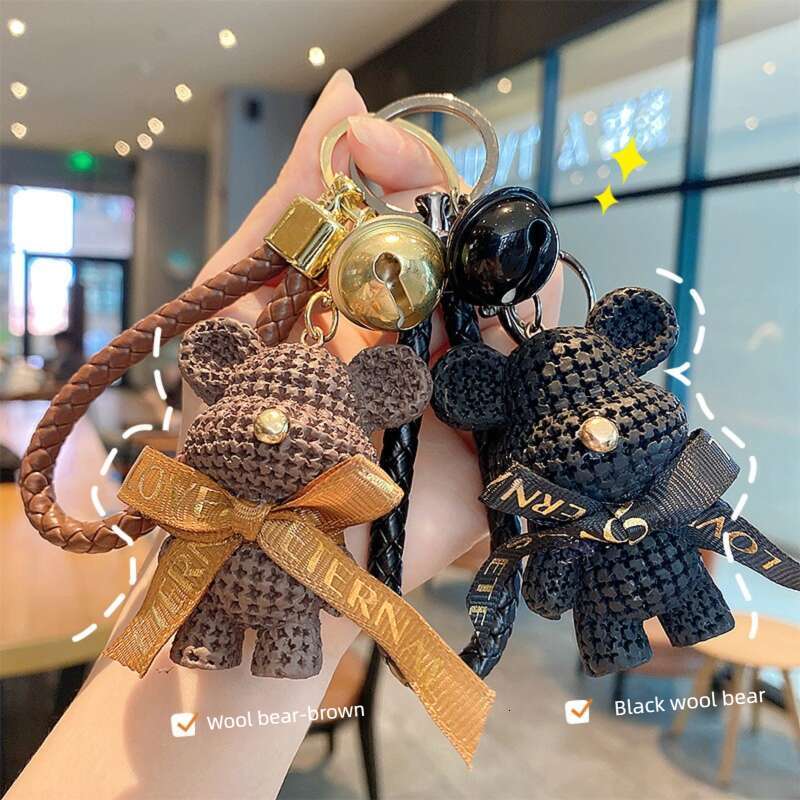 New Resin Yarn Bear Keychain for Women, Exquisite Car and Backpack Pendant, Fashionable Couple Bag Charm, Small Gift