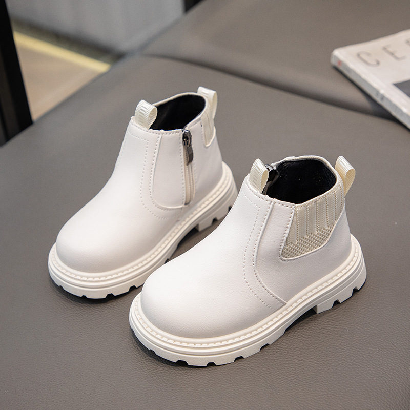 Autumn and winter new Martin boots for boys and girls, fashionable leather boots with soft soles, casual short boots for young children, designer shoe
