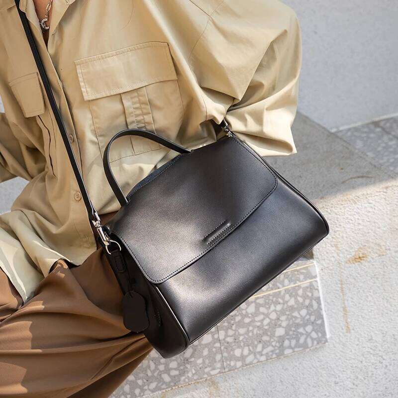 Designer Bag Women Cow Genuine Leather Durable Shoulder Bag Female Fashion Designer Handbag Ladies Retro Commuting Large Capacity Bags