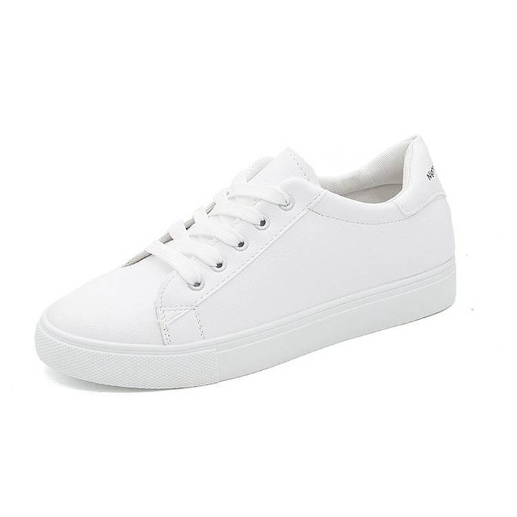 Thick soled white shoes for women in autumn 2025 fashionable and versatile white student round toe board shoes, street photography single shoes