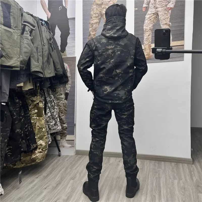 Military Uniform Hunting Clothes Men Army Soft Shell Hooded JacketsBreathable Long Sleeve ShirtsMultipocket Pants Cargo Suits W250928