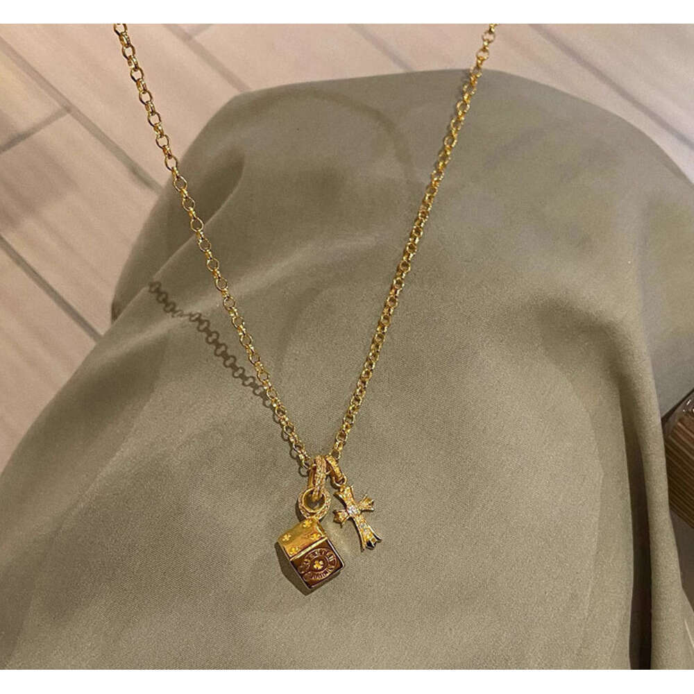 Cross Necklace for Women Fashion Exquisite Pendant High-end Elegant Versatile