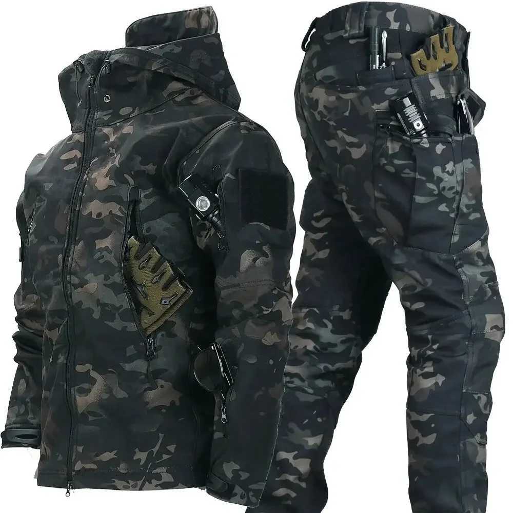 2025 Suits for Men Winter Tactical Sets Shark Skin Biker Jacket Hoodie Pants 2 Piece Set Waterproof Workwear Clothes Pockets W250928