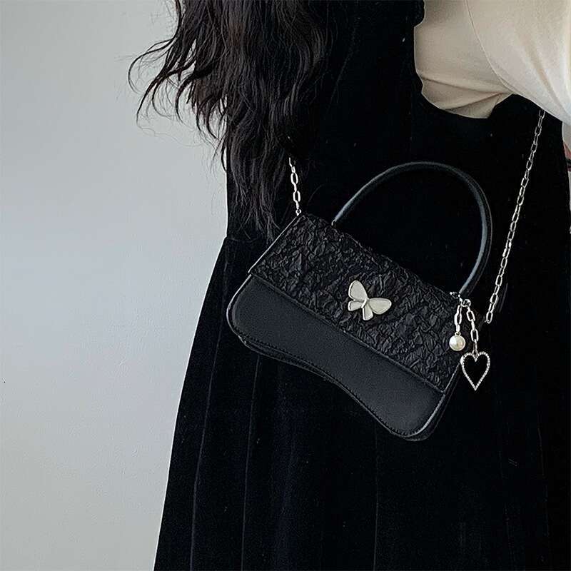 Small Square New Girl Heart Chain Oblique Cross Bag High-end Sense butterfly love shoulder Messenger bag girl