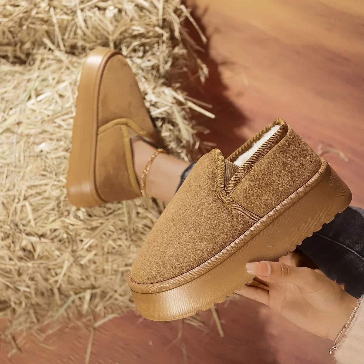 Vintage Style Womens Thicker Sole Outdoor Boots with Soft Padded Interior for Cold Weather