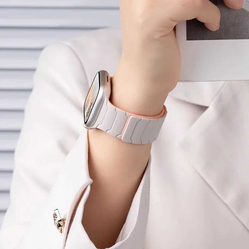 Magnetic Silicone Strap for Apple Watch Band Ultra 2 49mm 46mm 45mm Bracelet for Iwatch Series 10 9 8 7 6 SE 5 38 44mm 42mm 40mm W250928