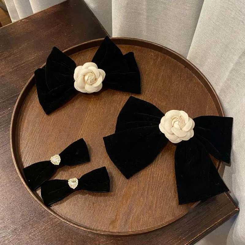 Elegant Black Velvet Camellia Hair Clip Rhinestone Bowknot Spring Clip Women Korean Hair Styling Barrettes Ribbon Bow Hairpins W250928