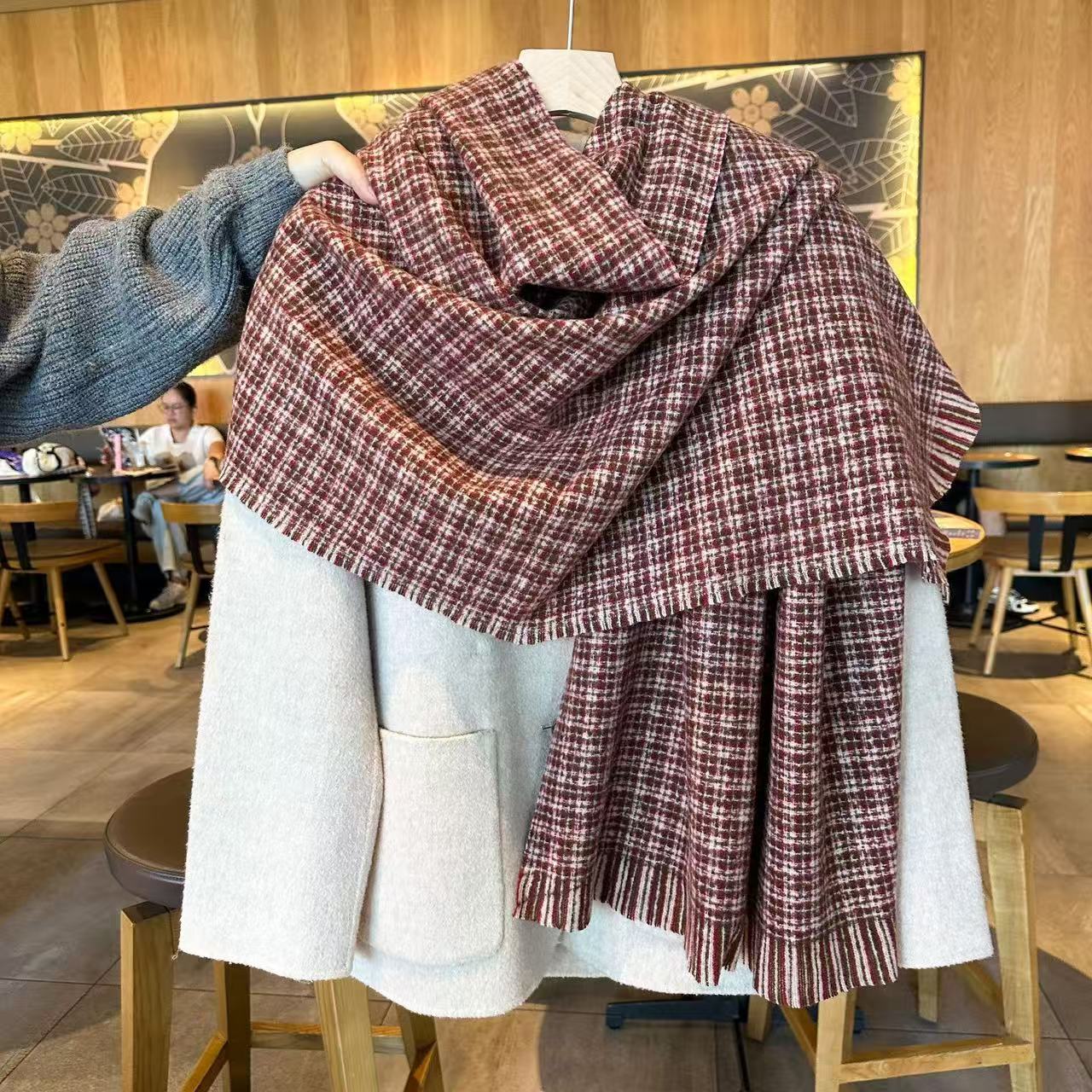 T1879 Women's Double-Sided Cotton Scarf, Windproof, Stylish and Versatile, Checkered Pattern (Fall/Winter)