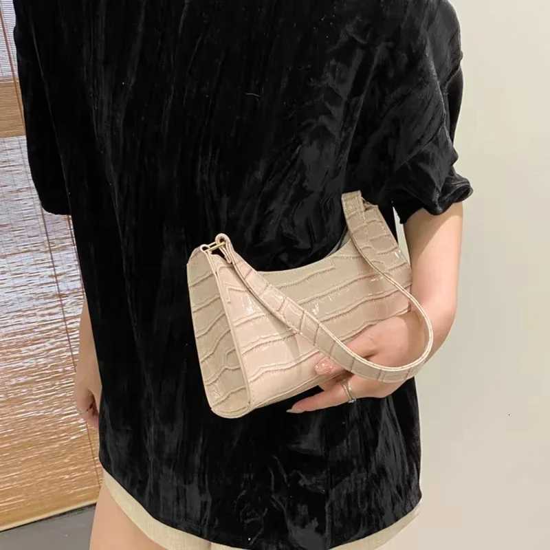 Fashion PU Leather Bags for Women Alligator Pattern Armpit Handbag Female Small Underarm Messenger Bag Purse Z250928