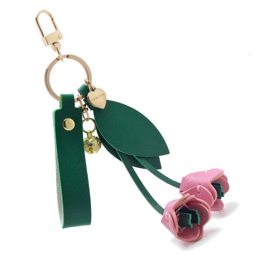 Luxury Luxury Valentines Day Rose Leather Keychain Car Bag Pendant Accessories Y250928