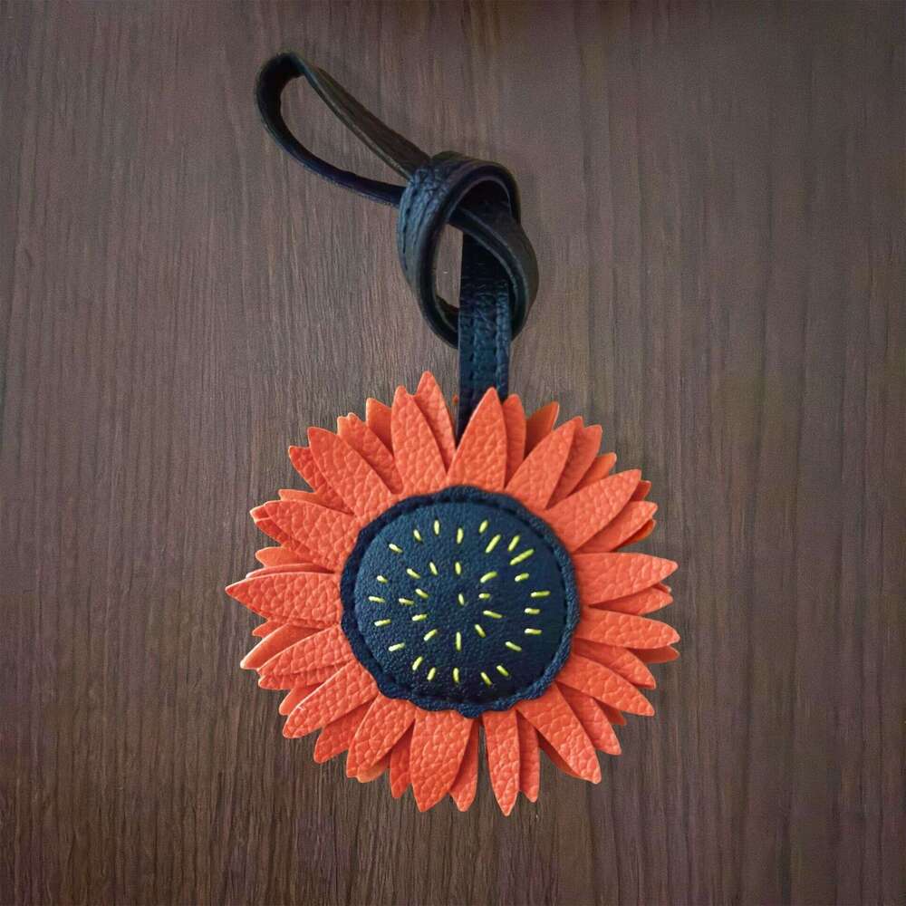 Handmade Small Daisy Sunflower Leather Bag Pendant Women's Keychain Accessory