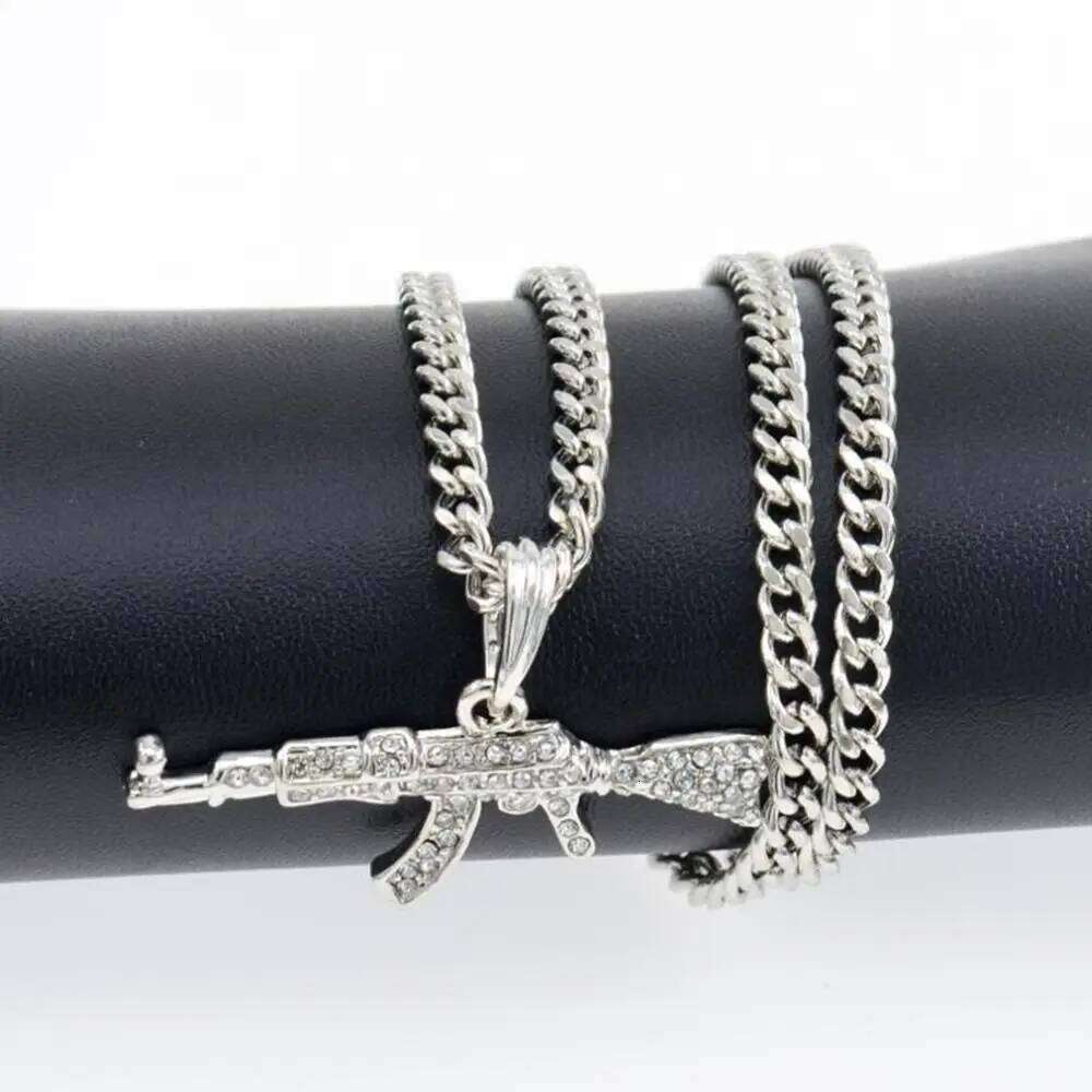 Crystal Ak 47 Rhinestone Bling Chain Fashion Creative Hip Hop Subhine Gun Pendant Necklace Women Men Rapper Jewelry