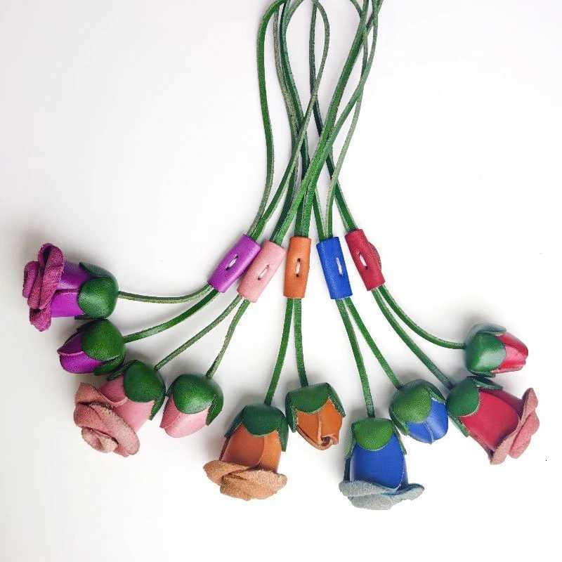 Luxury Plush Leather Bag Charm Flower Ball Pendant Luxury Fashion Highgrade Lychee Flower Car Pendant Decoration Bags Accessories Y250928