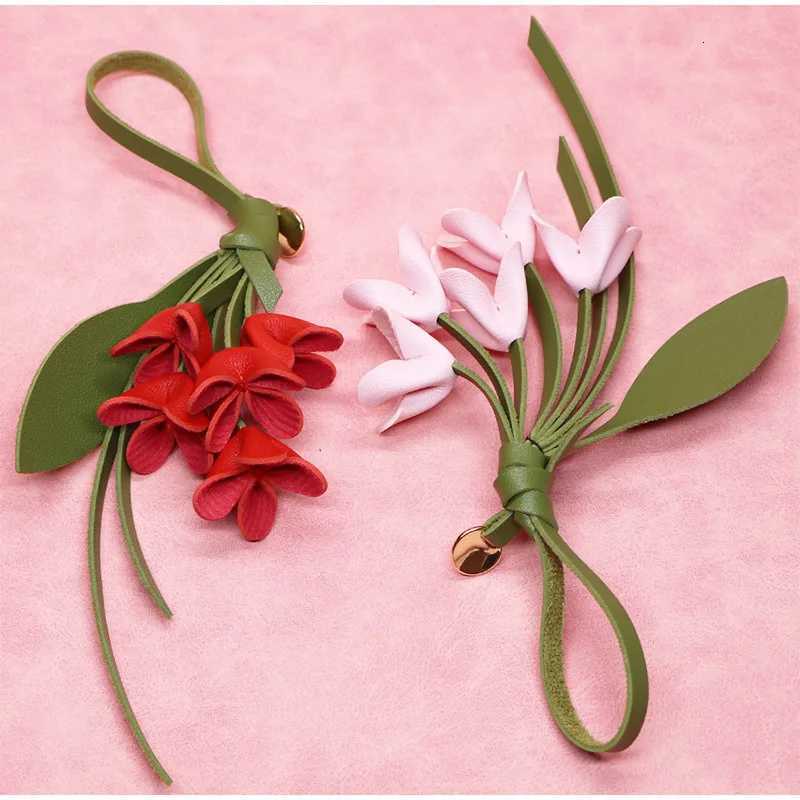 Luxury Highend Shoulder Bag Pendant Pu Leather Simulation Osmanthus Creative Handmade Pendant Popular Keychain Friend Gift Accessories Y250928as
