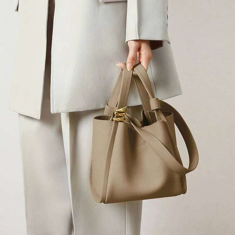 Women's Crossbody Bags: This Year's Trendy Bucket Bags, Leather Handbags, and Soft-Sided Tote Baskets with Ample Capacity