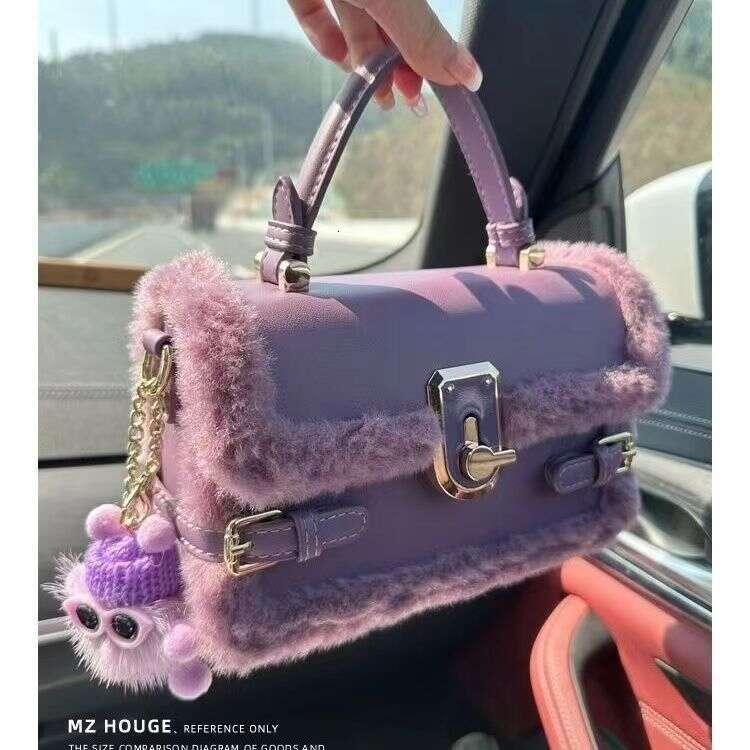 autumn and winter premium sense of texture niche fashion versatile shoulder plush crossbody bag explosive models