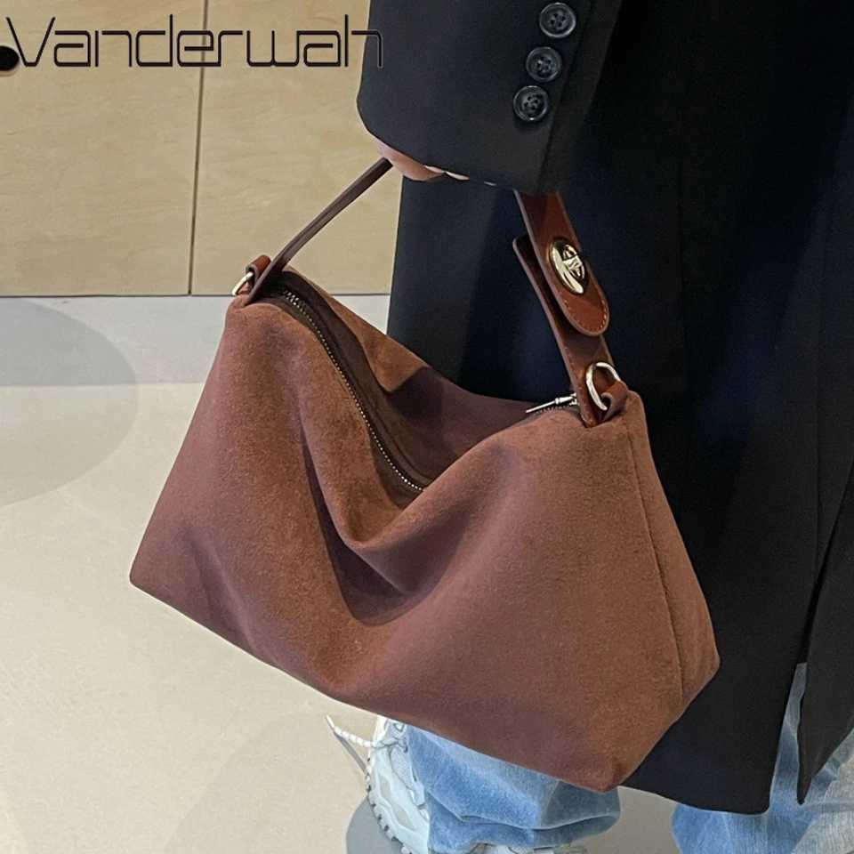 Advanced Retro Bag for Womens 2025 New Textured Frosted Shoulder Bag with Small Capacity Crossbody Commuting Tote Bag Summer Z250928