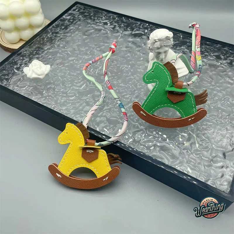 Luxury Fashion Rocking Horse Pendant Phone Lanyard Colorful Luxury Keychains For Woman Girls Backpack Decoration Accessories Gifts Y250929as