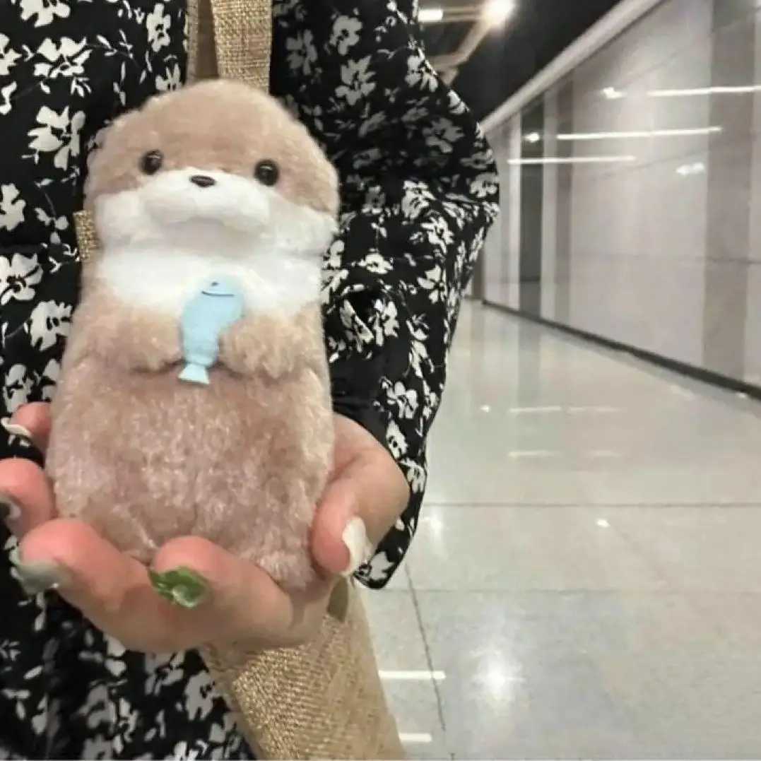 Cute Little Otter Hug Fish Plush Doll Pendant Gift Kawaii Girl Heart Keychain Backpack Decor Creative Toy Keyring Accessory GiftXJ250928