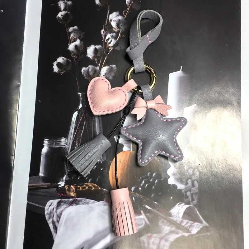 Luxury Handmade Cowhide Tassel Love Peach Heart Star Keychain Bag Hanging Creative Birthday Gift Pendant Car Pendant Y250929as
