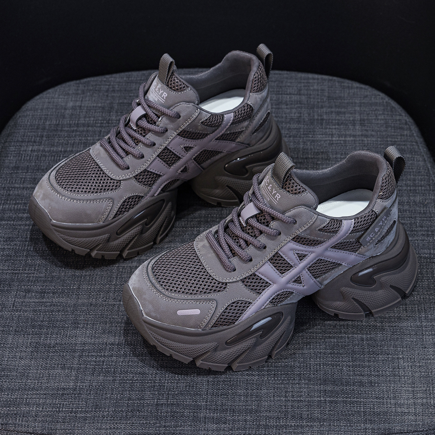 Retro patch dad women's shoes 2025 new thick soled height increasing sports shoes designer fashionable women's shoes