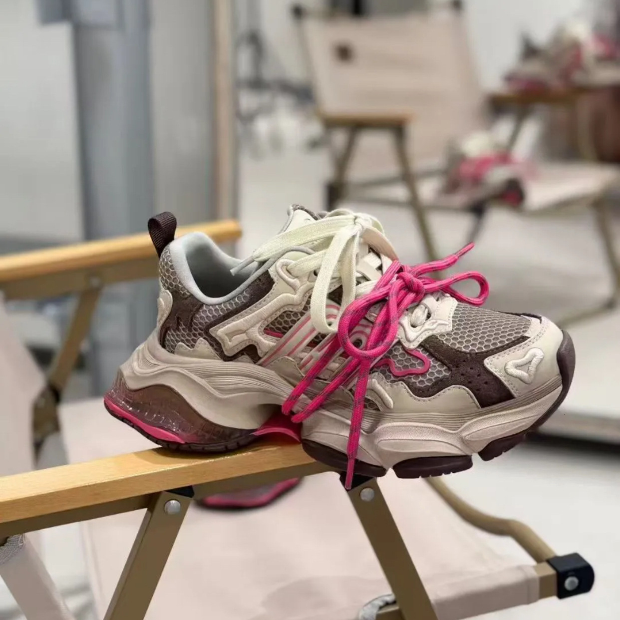 Fashion Designer Planet 2025 New Retro Dad Shoes Thick soled Women's Casual Shoes