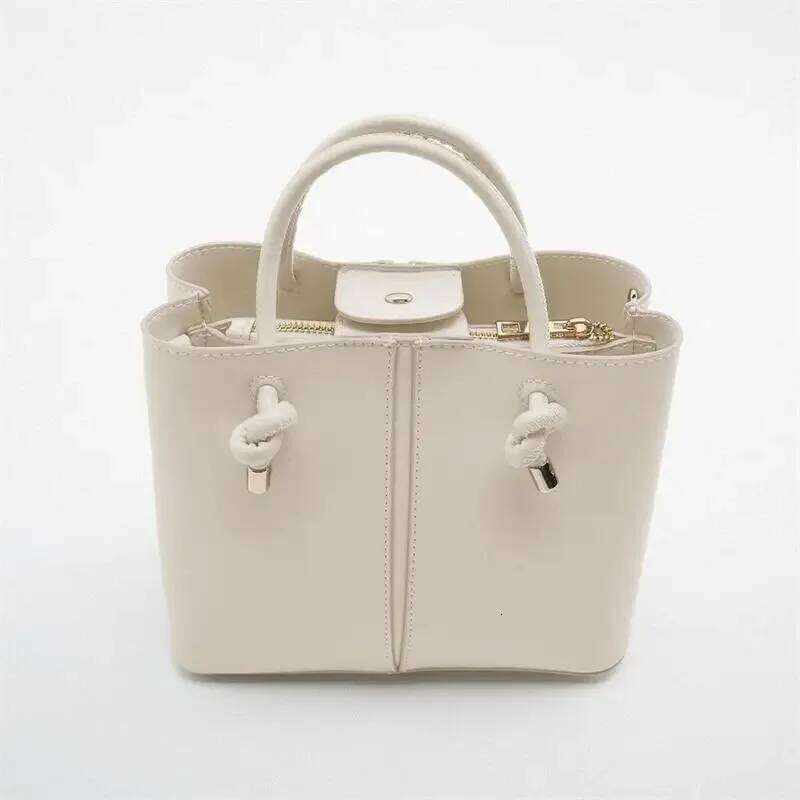 2025 Women Leisure Handbag Niche designer bag Large Capacity Bucket Crossbody bags High Quality Vintage Classic Commuter bag