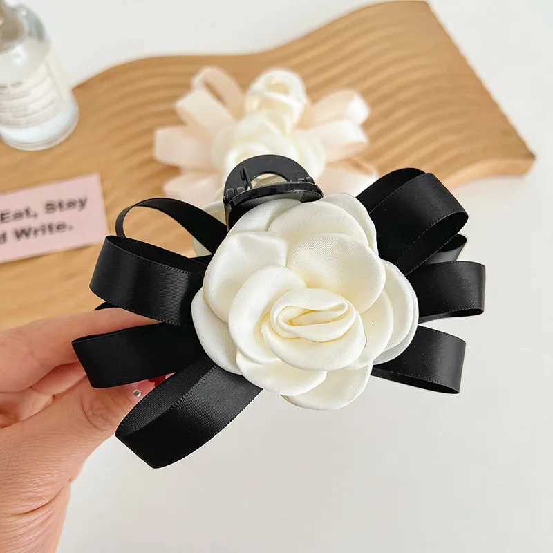 DS NEW Classic Retro Camellia Flower Hair Claw 12CM Large Claw Clips Beach Trendy Hair Clips Hair Accessories for Women Girls W250928