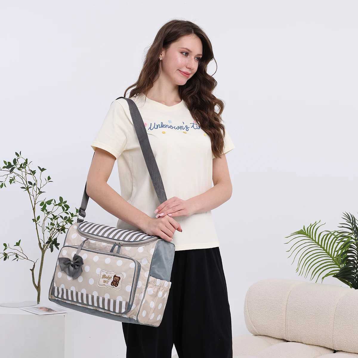 Hot Sell Diaper Bag Materni Packs single Shoulder Baby Bag Women Travel Handbag For Baby Nursing Mummy Materni Nappy BagXJ250928