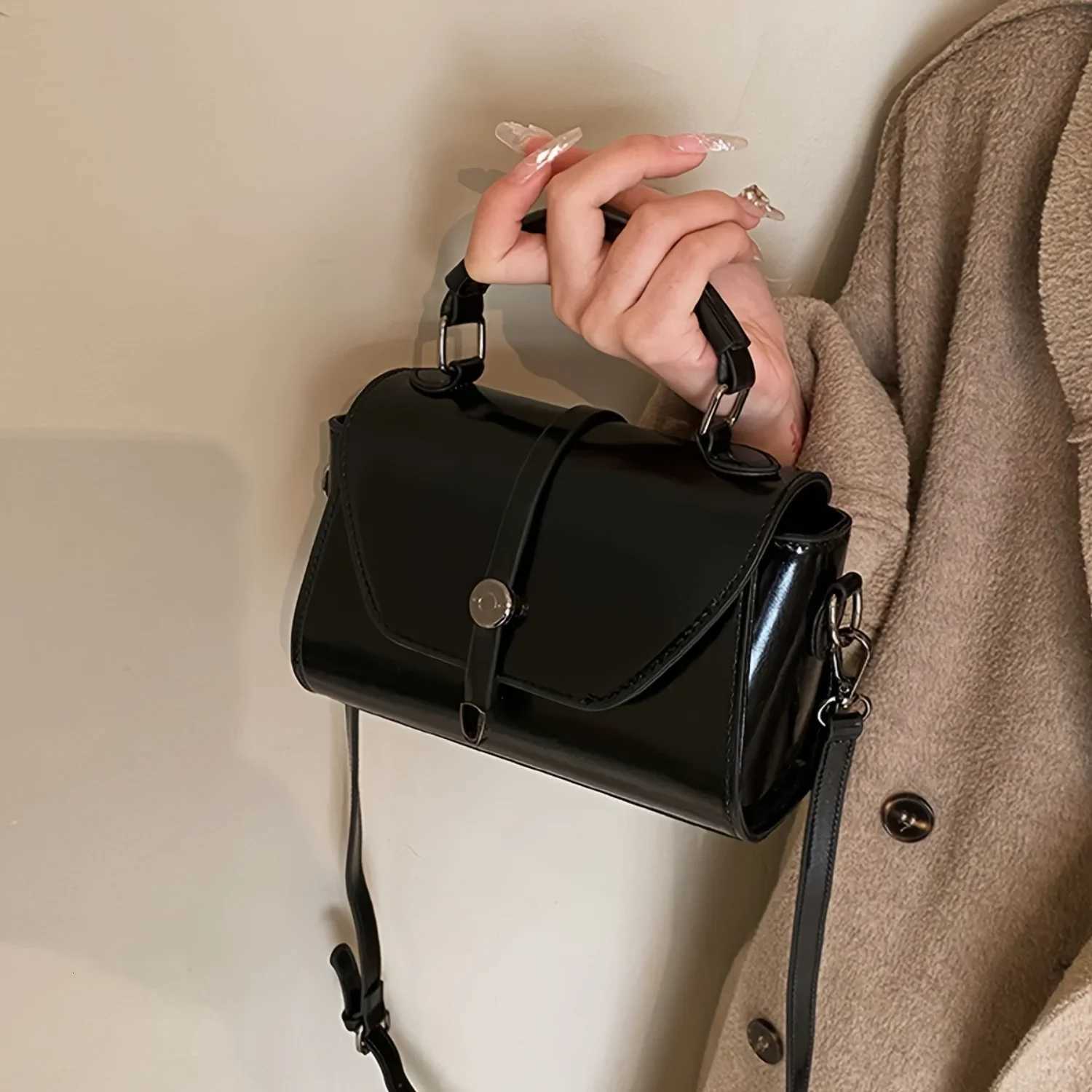 Retro Mini Handbag Crossbody Bag Fashion Purse Womens Statement Accessory Z250928