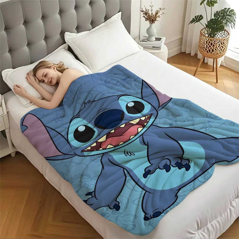 Disney Stitch Themed Plush Flannel Campfire Blanket for Kids - Ideal for Indoor & Outdoor Use H251119
