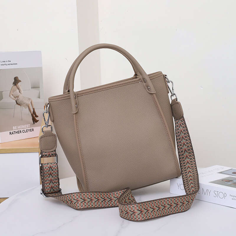 designer bag Luxury bag Work Commute Handbag Women, Niche Top Layer Cowhide Women's Tote Bag, Large Capacity Genuine Leather Style for Women