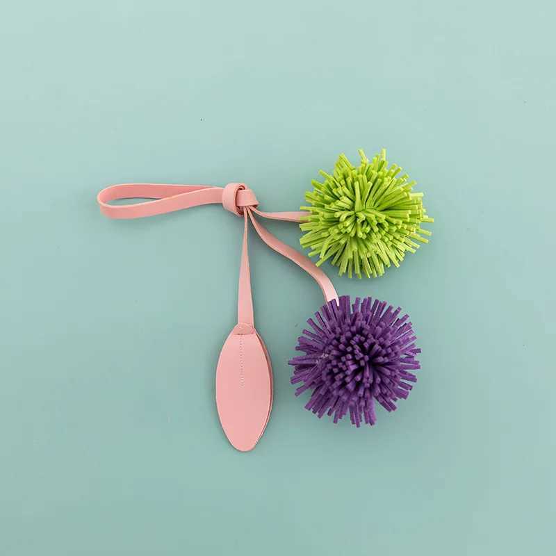 Luxury Bag Charm Flower Ball Pendant Luxury Fashion Highgrade Tassels Leather Flower Car Pendant Decoration Bag Accessories Y250929as