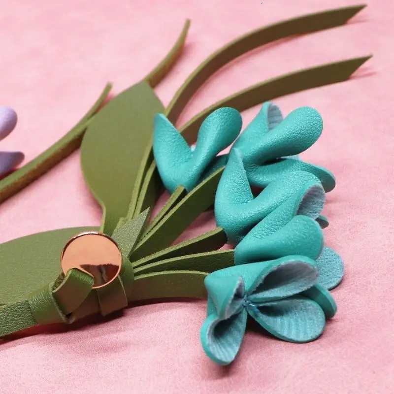 Luxury 1Pcs Fashion PU Leather Simulation Osmanthus Keychain Bag Pendant Decoration Artificial Flower Backpack Hanging Ornaments Gifts Y250928