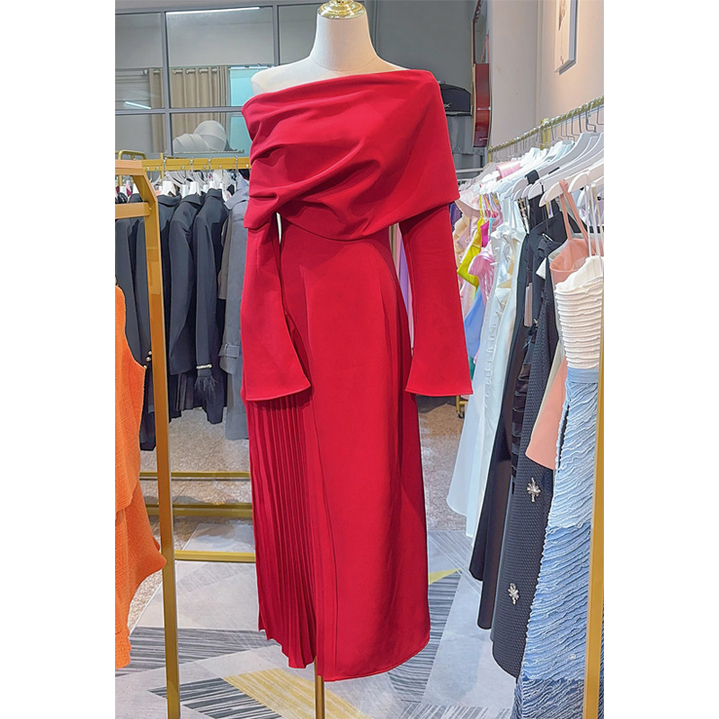 R928Foreign trade women's autumn new style stacked trumpet sleeve pleated slit dress