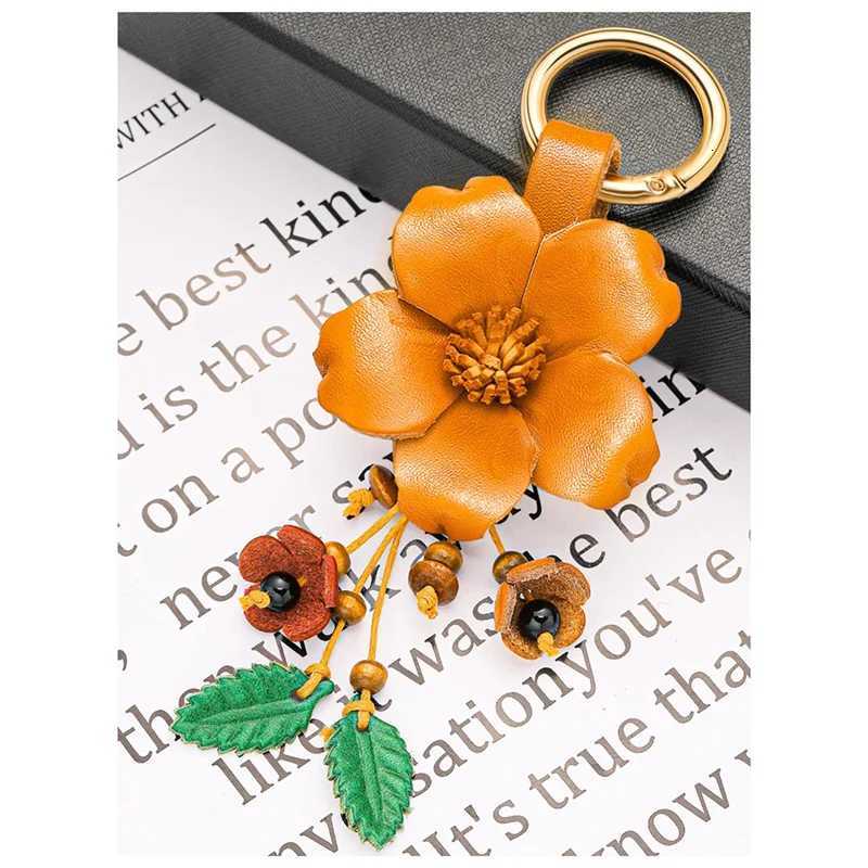 Luxury A93Z PU Leather Leaf Flower Tassel Keychain Boho Accessories Cute Keychains For Women Wallet Bag Purse Ring Pendant Charms Y250928as