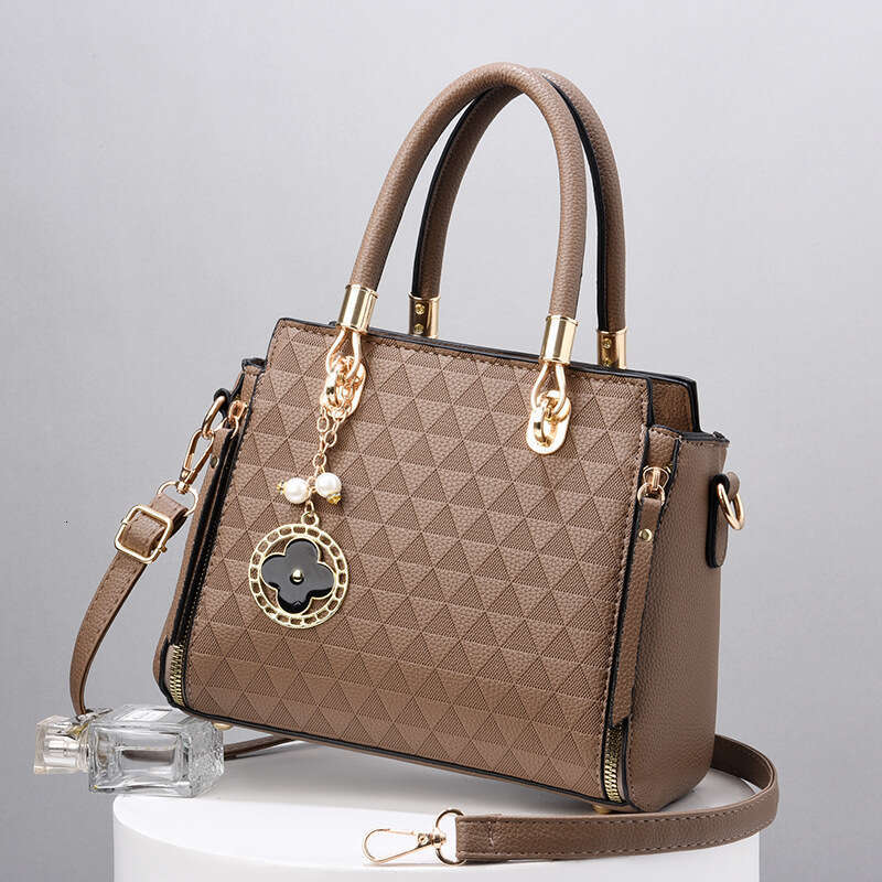 Korean Style Women's Large Capacity Bag 2025 New Trendy Fashion Versatile Shoulder Crossbody Handbag