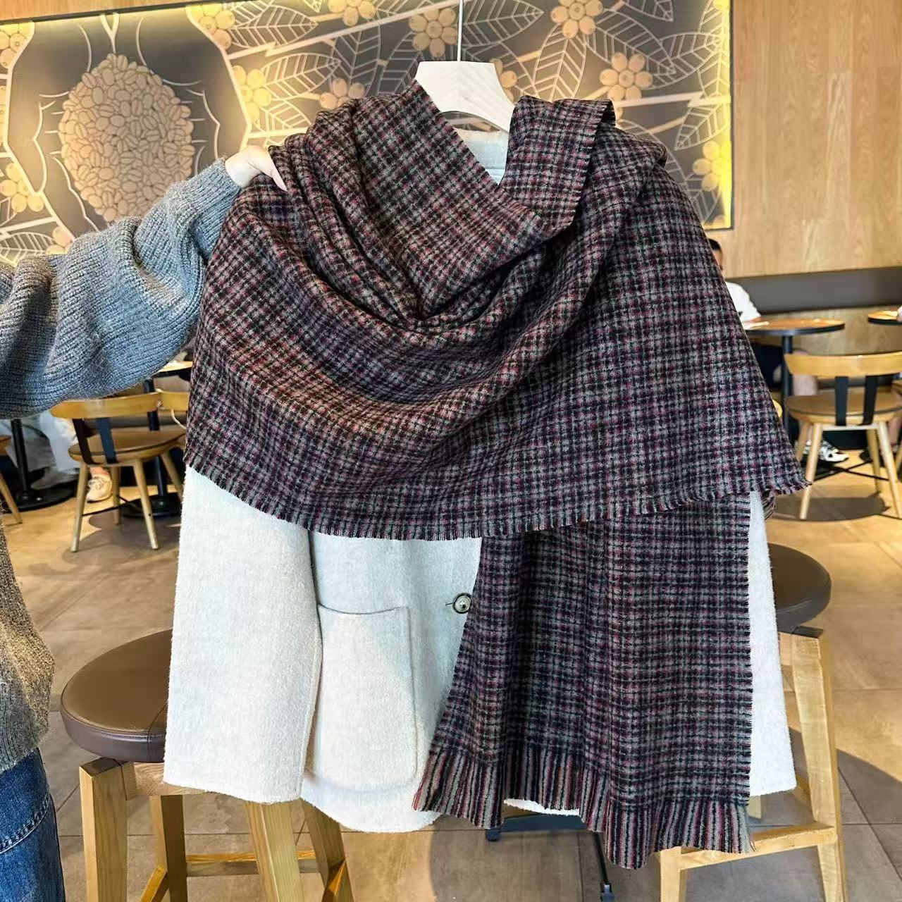 T1879 Women's Double-Sided Cotton Scarf, Windproof, Stylish and Versatile, Checkered Pattern (Fall/Winter)