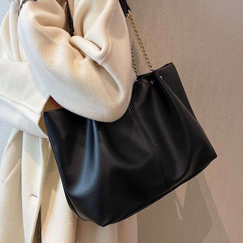 New Soft Texture Women's Fashion Casual Chain Single Shoulder Large Capacity Commuter Tote Bag Trendy